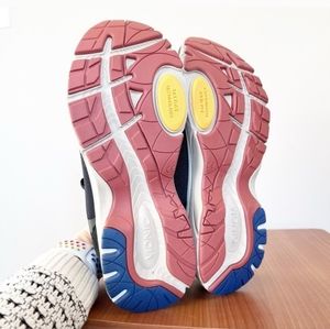 Vionic Black Edin Sneaker - size 8